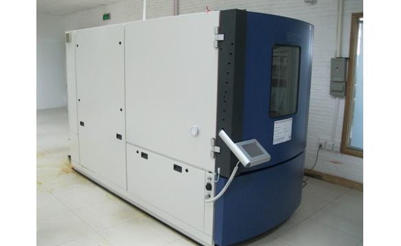 可靠性實驗室新進一臺溫變速率為25℃/min的快速溫變箱